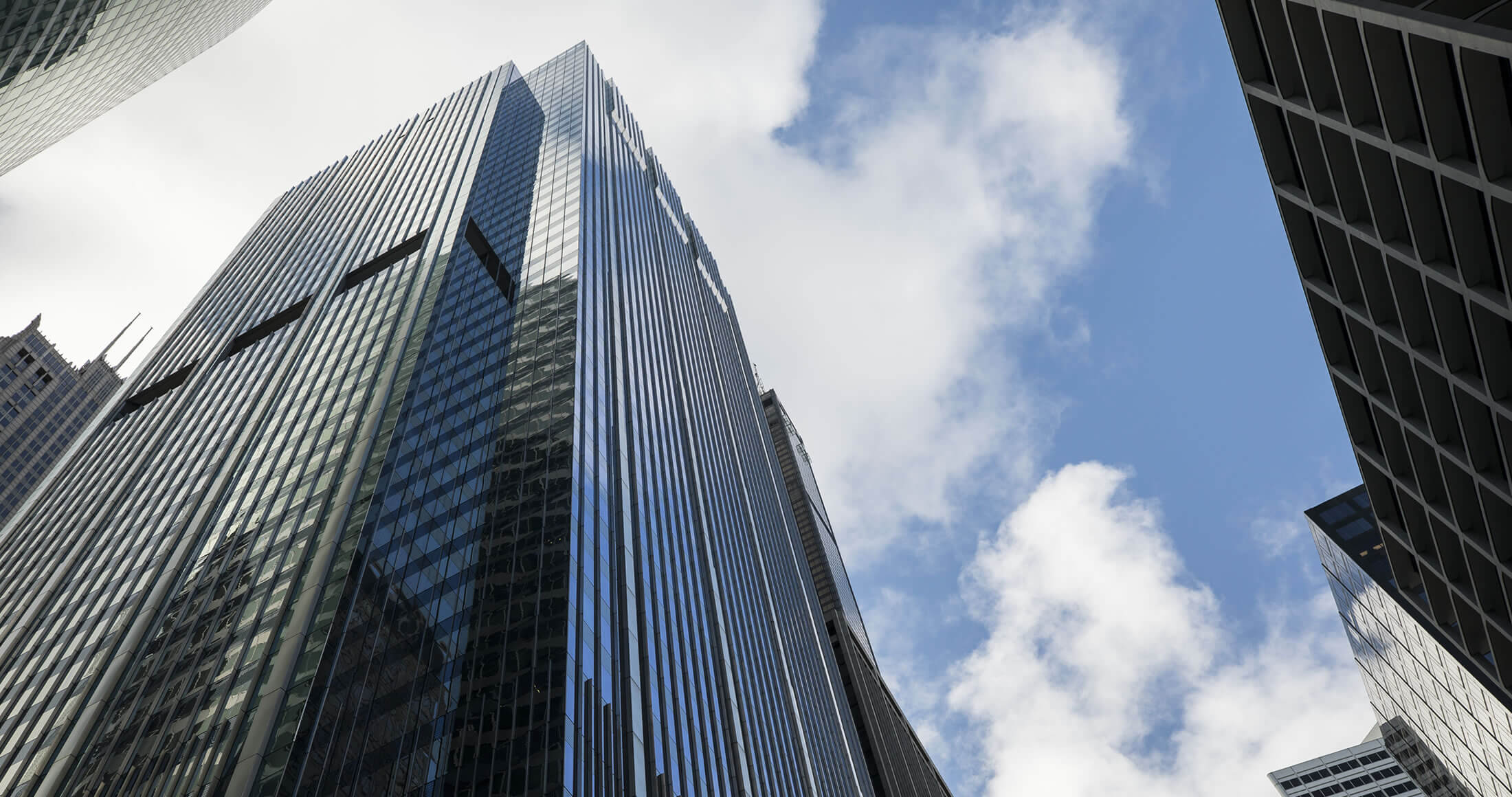 Chicago-bldg-sky-clouds